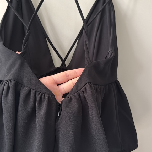 SILENCE & NOISE STRAPPY PEPLUM LOWCUT AND CROPPED TANK BLACK SIZE SMALL - Picture 4 of 8